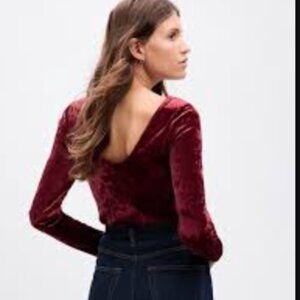 Gap Velvet boatneck tshirt